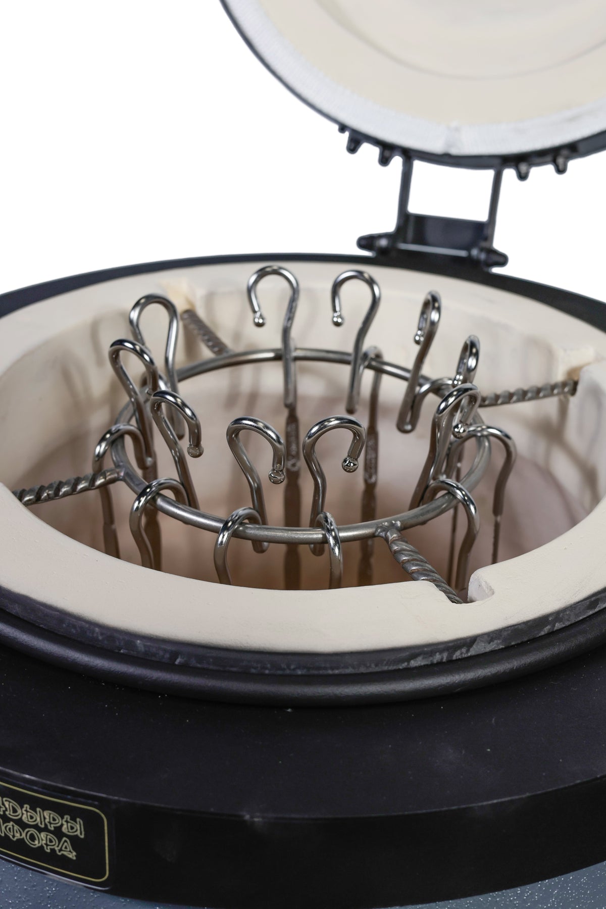 Tandoor izolat Sarmat culoare gri cu capac rabatabil