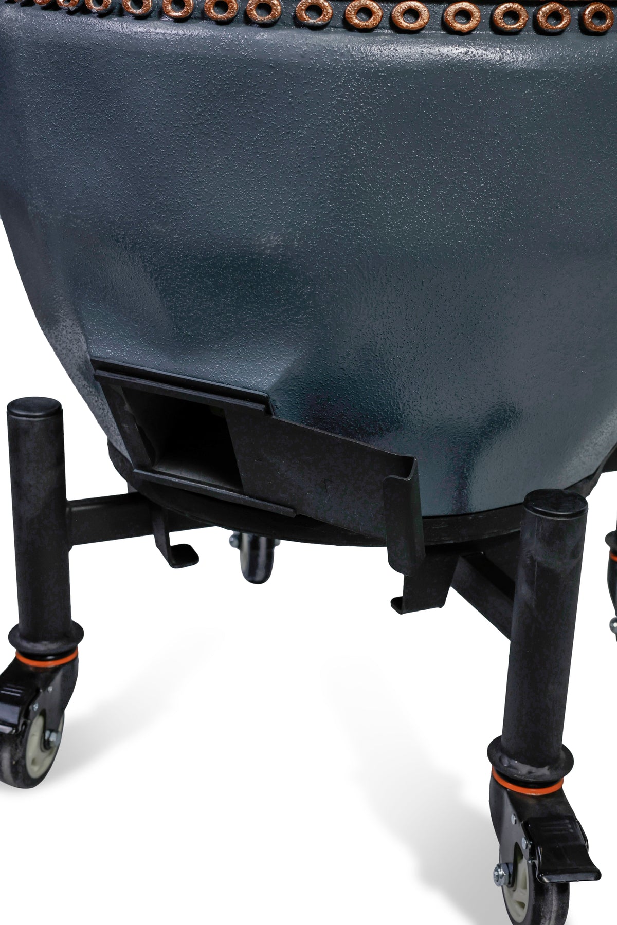 Tandoor izolat Sarmat culoare gri cu capac rabatabil