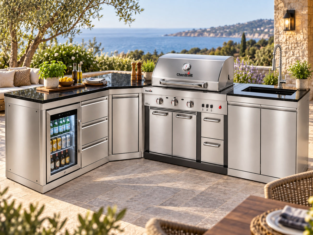 Bucătărie modulară de exterior Char-Broil Ultimate 3200 cu grătar TRU-Infrared, modul cu două uși, chiuvetă și robinet, modul cu frigider și 3 sertare și modul de colț cu ușă