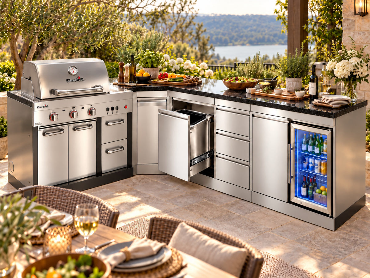 Bucătărie modulară Char-Broil Ultimate 3200 cu frigider, compartiment pentru coș de gunoi, 3 sertare și colț 90°