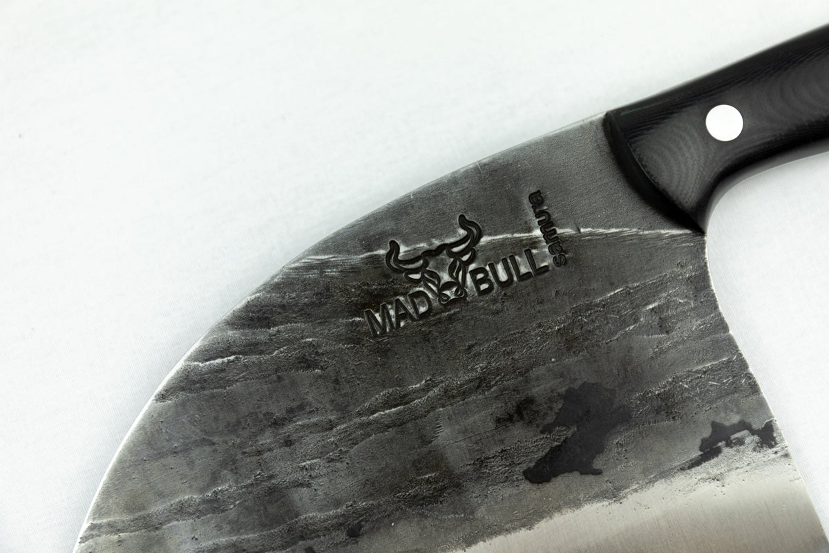 Satâr sârbesc Samura Mad Bull negru 7"/180mm, AUS-8 HRC-59