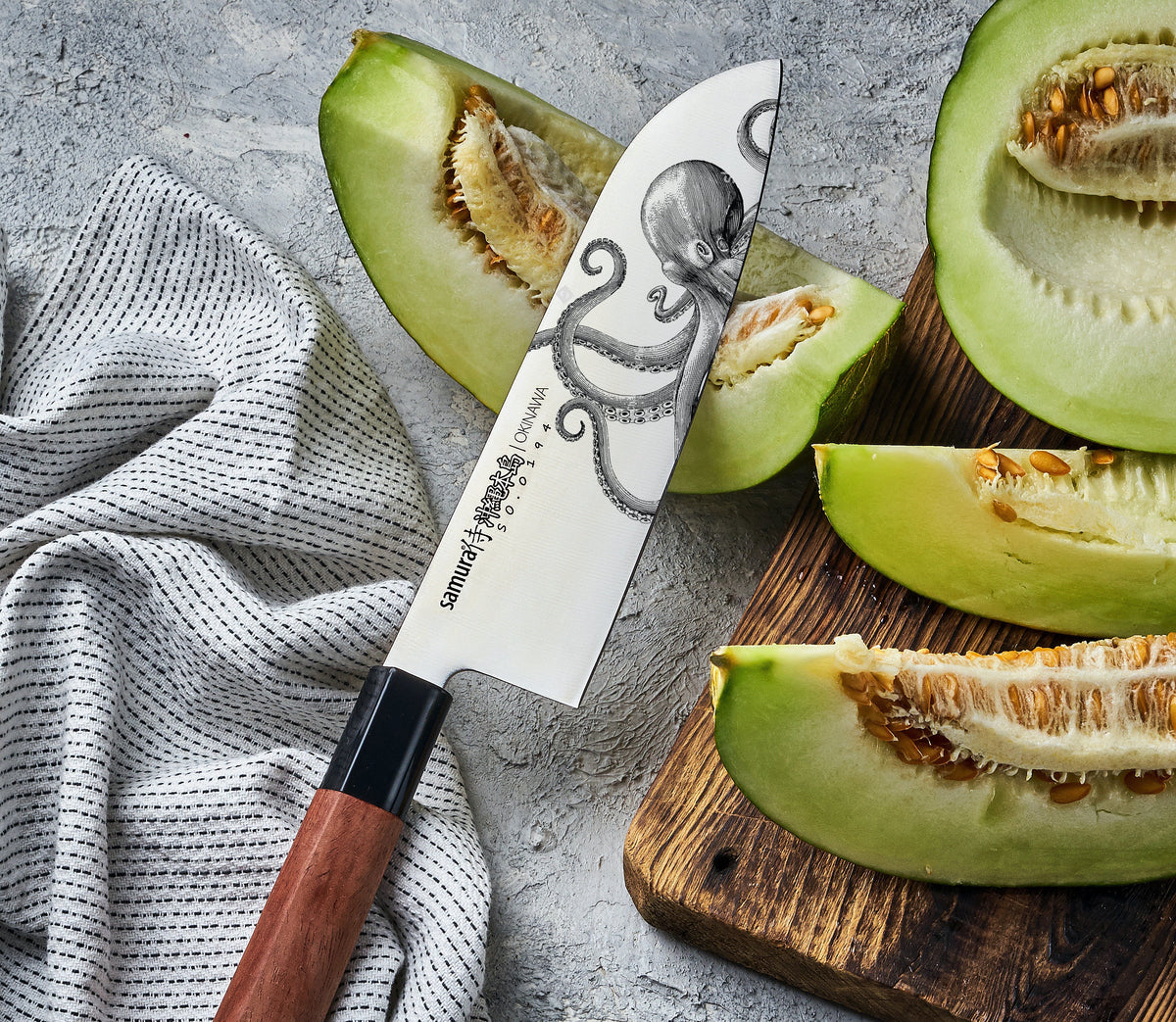 Cuțit Samura Okinawa Santoku 6.9"/175mm, AUS-8 HRC-58